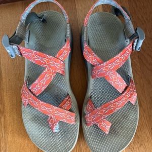 Lightly used womens size 10 Chaco sandles